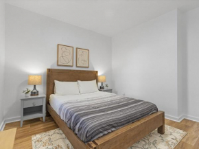 Lawrenceville Central !2 Stylish and Quiet One Bedroom Apartment with Free Street Parking